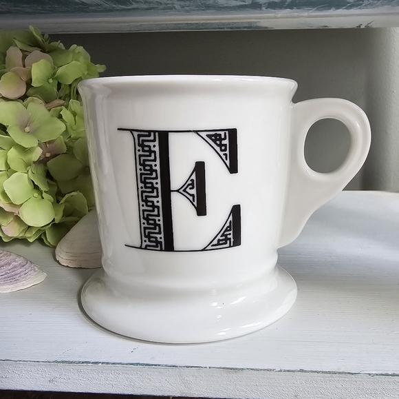 Anthropologie Monogram L-O-V-E Mug set - Picture 5 of 11